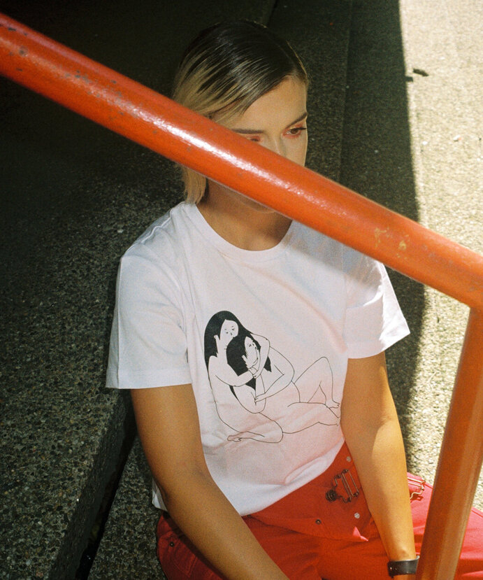 Hold T-Shirt